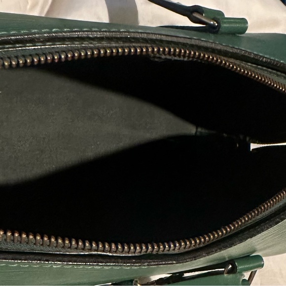 - Louis Vuitton Papillon Epi Green Leather Shoulder Bag with Matching Poch… - Picture 11 of 13